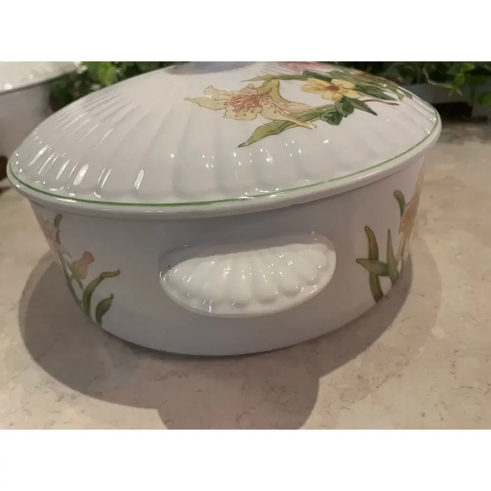 Vintage Jade Lily Shafford porcelain casserole dish leaf handles 8x3” rim to rim